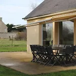 La Mesange Parking & Jardin Prives *
