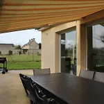 La Mesange Parking & Jardin Prives Casa de Férias Sainte-Honorine-des-Pertes