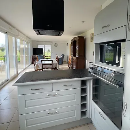 Holiday home La Mesange Parking & Jardin Prives