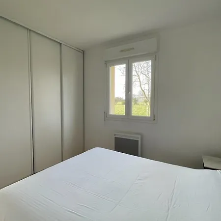 La Mesange Parking & Jardin Prives * Sainte-Honorine-des-Pertes