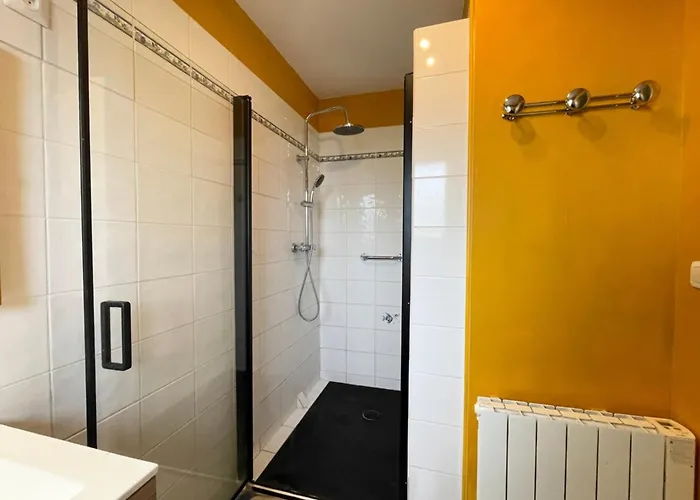 Holiday home La Mesange Parking & Jardin Prives *