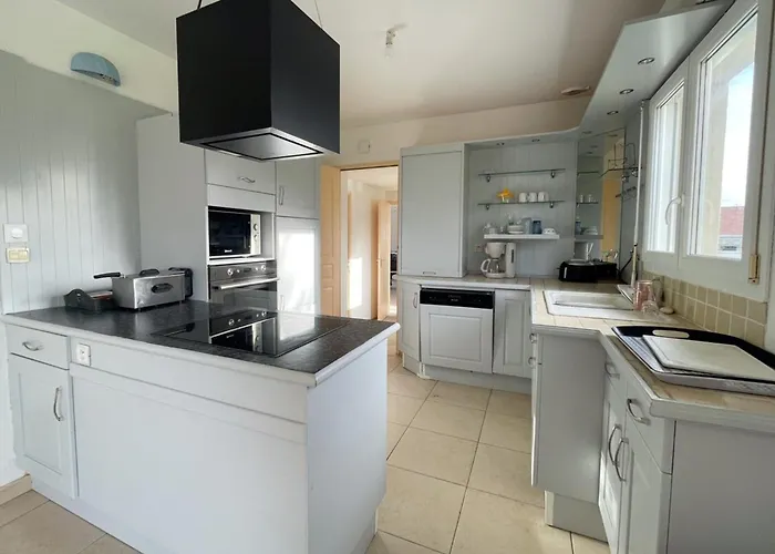 La Mesange Parking & Jardin Prives *