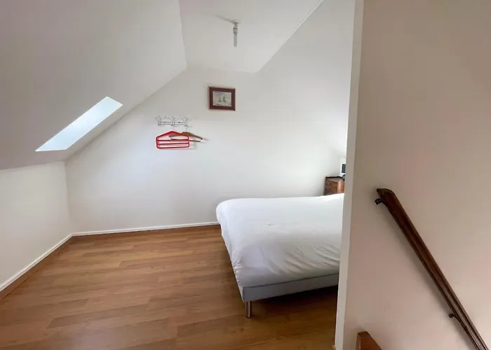 La Mesange Parking & Jardin Prives Sainte-Honorine-des-Pertes