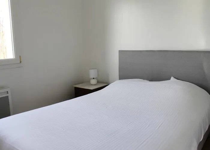 Holiday home La Mesange Parking & Jardin Prives Sainte-Honorine-des-Pertes