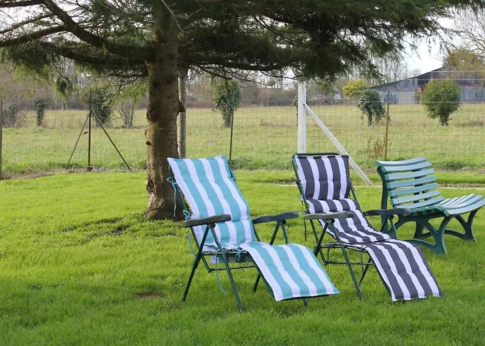 Holiday home La Mesange Parking & Jardin Prives *